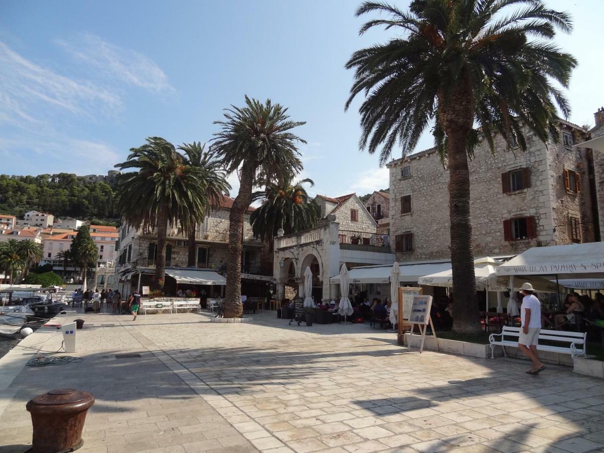 Inn Town Center Hvar Town Buitenkant foto